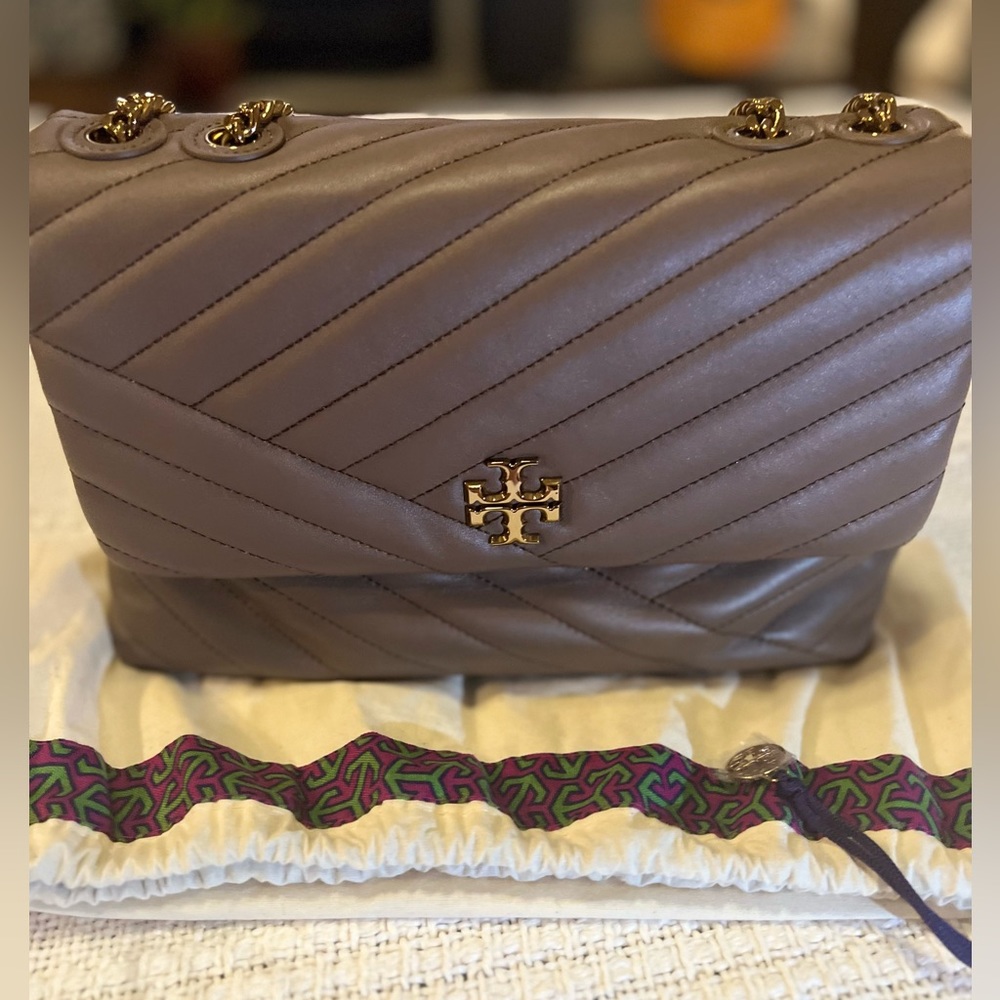 TORY BURCH KIRA CHEVRON CONVERTIBLE SHOULDER BAG